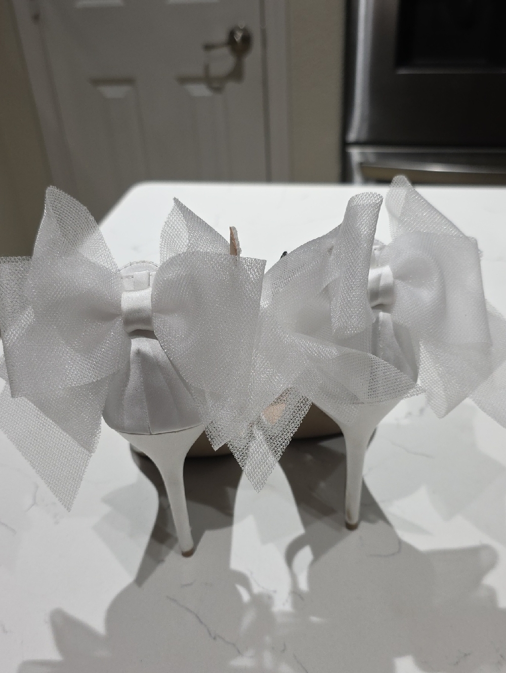Lulus White Bow-Back Stiletto Sandals - Women Size 9.5 - Picture 3 of 9